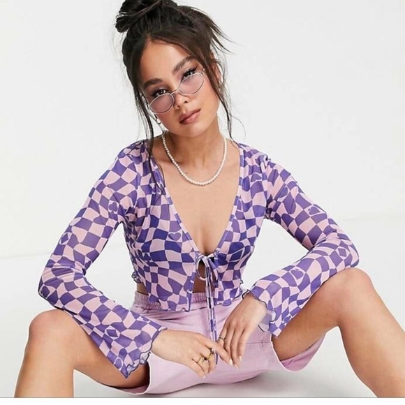 Vintage Supply tie front mesh crop top in trippy checkerboard - Picture 4 of 4